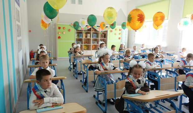 Родителям омских школьников выплатят по 10 тысяч рублей