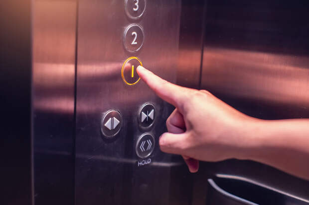 Минстрой запланировал заменить 19 тысяч лифтов в 2026 году в РФ
