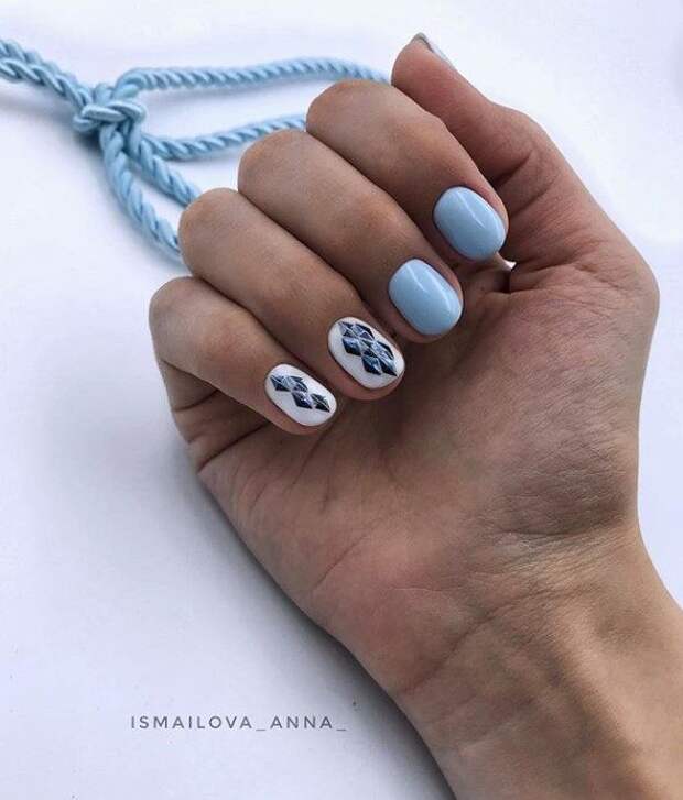 Белый маникюр на короткие ногти
