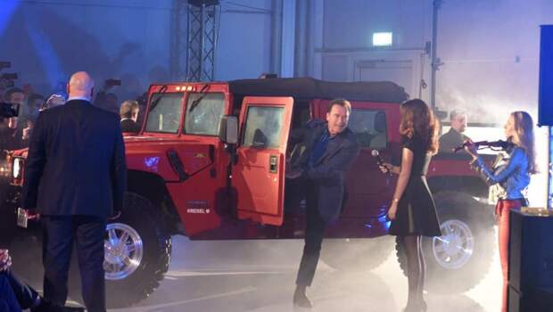 Шварценеггер переделал свой Hummer в электромобиль hummer, Арнольд Шварценеггер, авто, внедорожник, знаменитость, шварценеггер, электрокар, электромобиль