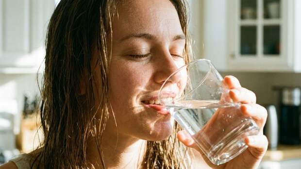 Врач Шерашова усомнилась в необходимости выпивать 2,5 литра воды в день