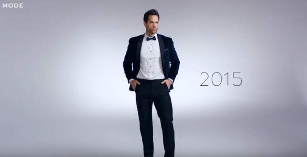 2016-й год модники будут встречать в костюме черного или темно-синего цвета с зауженными брюками и приталенным пиджаком. А из аксессуаров представителям сильного пола стоит выбрать галстук-бабочку.