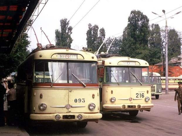 Старые ялтинские троллейбусы автобус, автомир, железная дорога, интересное, история, крым, трамвай, троллейбус