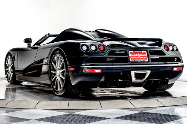 Гиперкар Koenigsegg 2008 года с механической коробкой передач