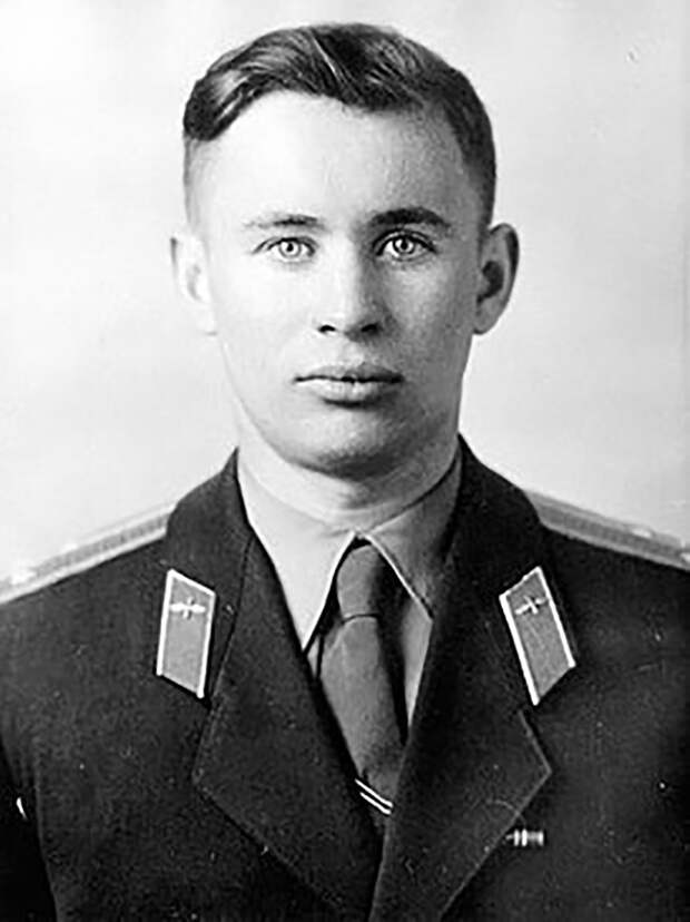 Правда ли, что Гагарин был не первым человеком в космосе?