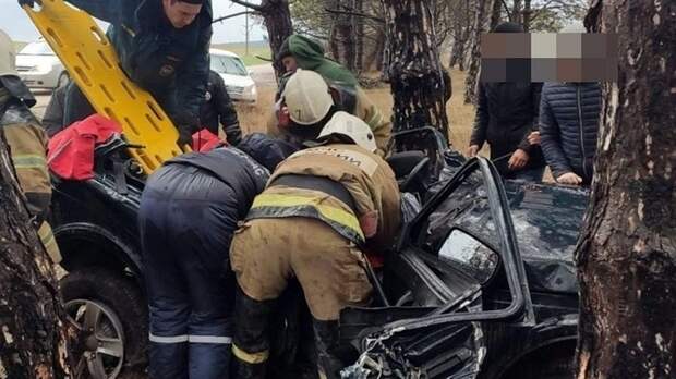 Под Бахчисараем женщина застряла в перевернутом авто 31 января