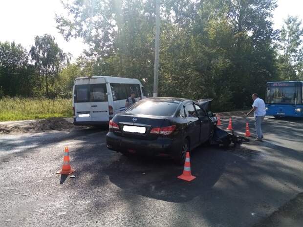 В Твери в аварии пострадали четверо взрослых и ребенок