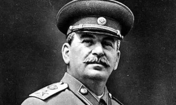«Гнилому времени наступил конец!» — сети об отношении Лаврова к Сталину