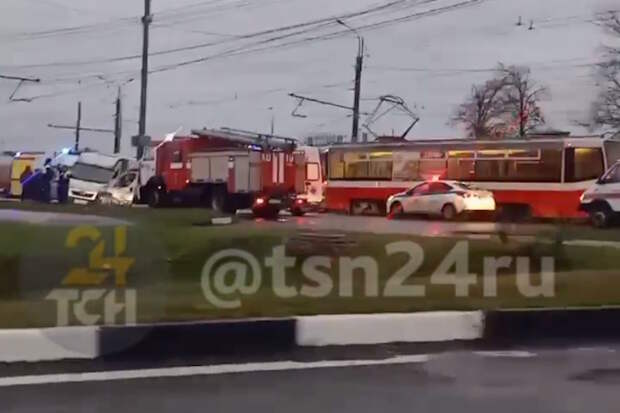 Массовое ДТП с трамваем и несколькими маршрутками произошло в Туле