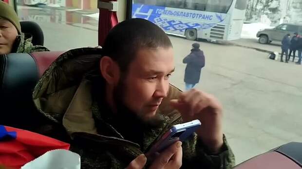 Вернувшиеся из плена российские бойцы позвонили родным