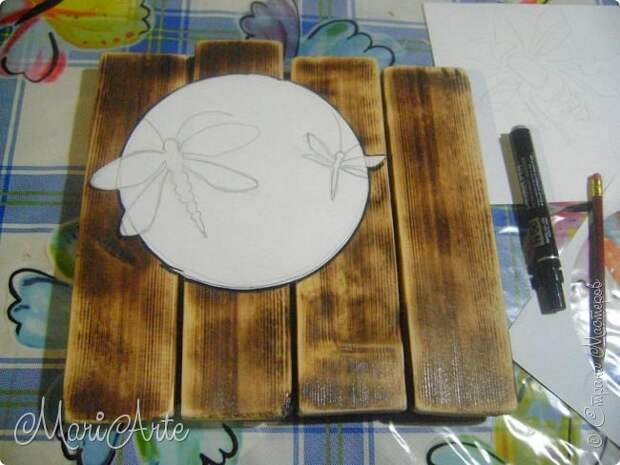 Здравствуйте, всем, заглянувшим ко мне в гости !!  Увидела я как то в интернете, что можно расписывать обычные деревянные дощечки, небрежно сколоченные..... фото 31
