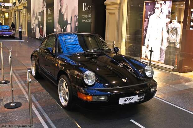 Выставка автомобилей Porsche в Московском ГУМе (15 фото)