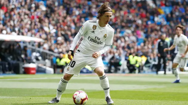 СМИ: Зидан усомнился в полезности Модрича для «Реала»