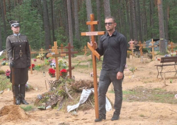 Погибшего в ЛНР латвийского наёмника ВСУ похоронили на родине с почестями как национального героя Погибшего в ЛНР латвийского наёмника ВСУ похоронили на родине с почестями как национального героя