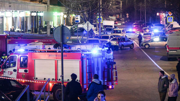 В Ростове-на-Дону горят многоквартирные дома после атаки ВСУ