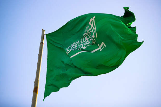 Такого не было 13 лет: Ливень в пустыне стал сюрпризом для Саудовской Аравии