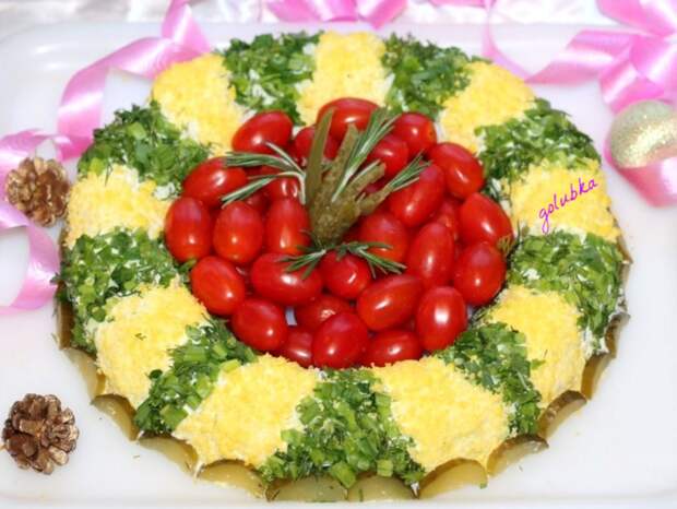 Салат из зеленого горошка с тунцом и рисом