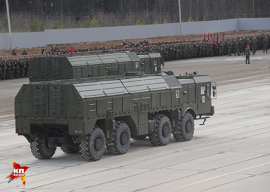В тренировках принимают участие более 10 тыс. военнослужащих и свыше 100 единиц военной техники Фото: Владимир ВЕЛЕНГУРИН