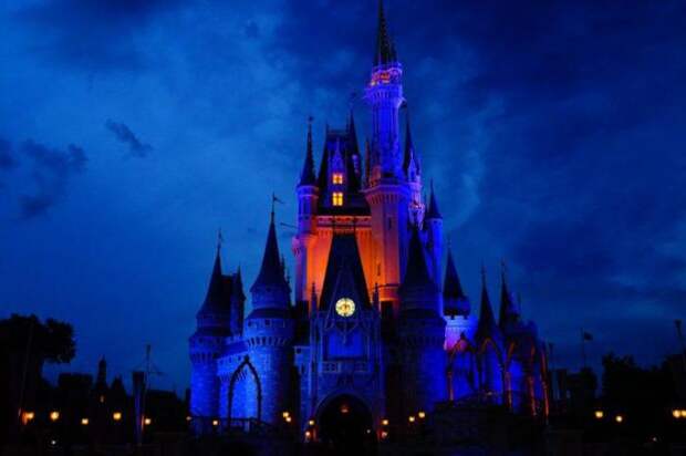 Почему парк Walt Disney's World кажется настолько реальным? Почему парк Walt Disney's World кажется настолько реальным?
