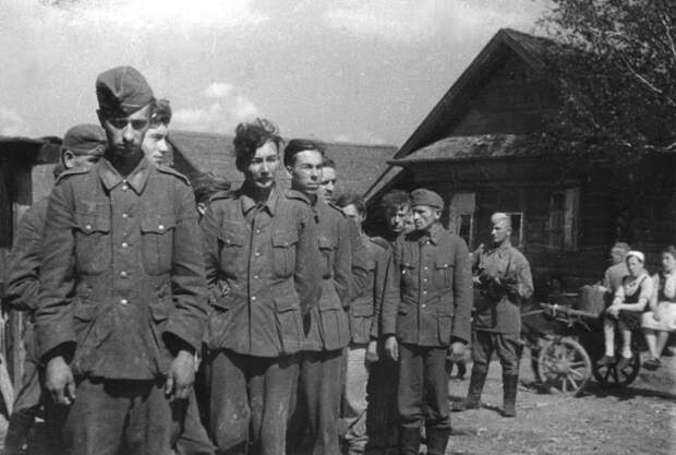 Военнопленные из немецкой армии, 1942 год. Велика Отечественная война, вов, война
