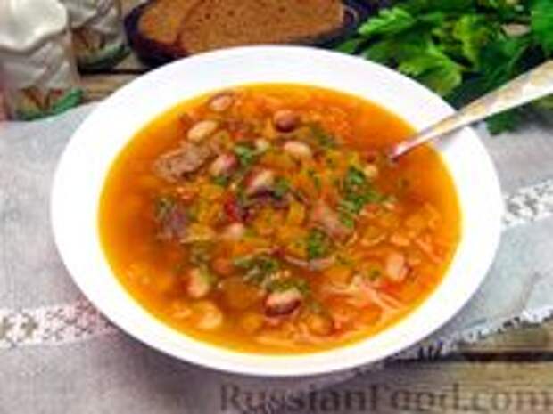 Фото к рецепту: Тыквенный суп с тушёнкой и фасолью