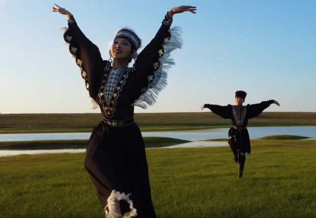 Театр танца Калмыкии «Ойраты» представит в Элисте программу «Золотой фонд калмыцкого танца»