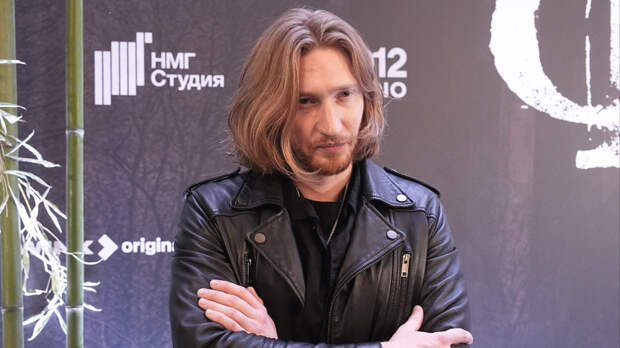 «Будьте счастливы и любимы»: новогоднее поздравление от IVAN