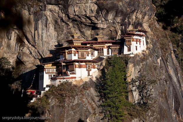 Монастырь Гнездо Тигра в Бутане