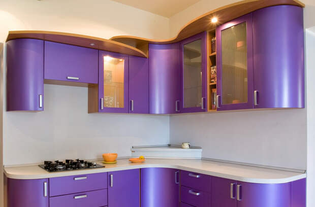 фиолетовые кухни