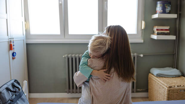 Россиянам объяснили, может ли родитель взять с собой ребёнка на работу