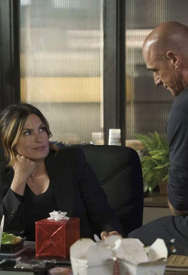 Work Partners Or More? - Law & Order: SVU Season 24 Episode 22