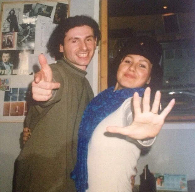 Интересные фотографии 90 -х (часть 30) 90-е, Детство 90-х, Ностальгия, Фотография, Подборка, Знаменитости, Фото со знаменитостью, Россия, Эпоха, Кит Флинт, The Prodigy, Якубович, Децл, Натали, Гости из будущего, Мэрилин Мэнсон, Поле Чудес, Брат, Сергей Бодров, Длиннопост