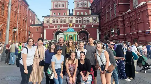 «Лишь бы не возвращаться домой»: как девушки из Африки предпочли свободе на родине рабство в Москве