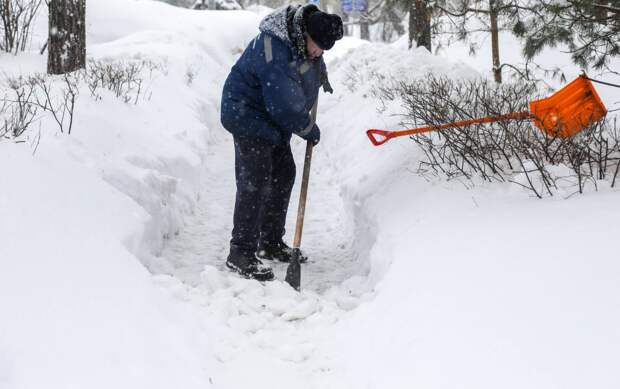Сугробы в Москве «сдуются»