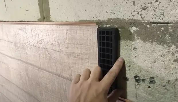 Ламинат на стенах – нужен или нет? Как правильно укладывать ламинат на стену и оформлять углы