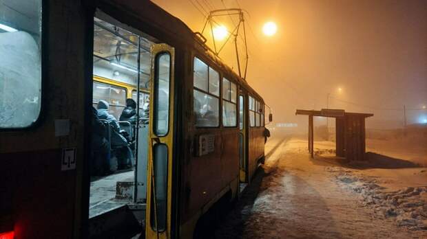 В Бийске приостановили движение трамваев