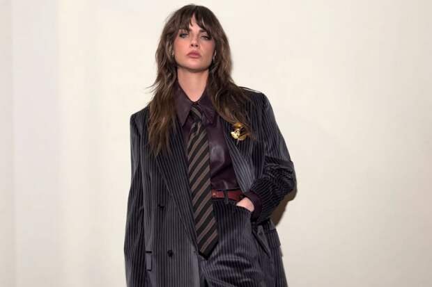 Кара Делевинь кардинально сменила имидж