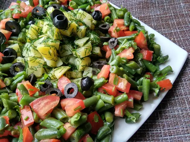 Салат «Афинские развалины» (рецепт узнала у подруги-веганки, но понравился даже моим мясоедам)