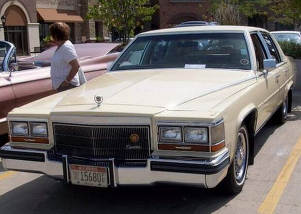 Cadilac Fleetwood.