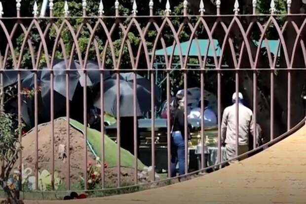 Мексиканского главаря наркокартеля Эль Менчо похоронили в золотом гробу