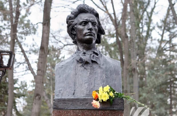 Сегодня исполняется 176 года со дня рождения Михая Эминеску