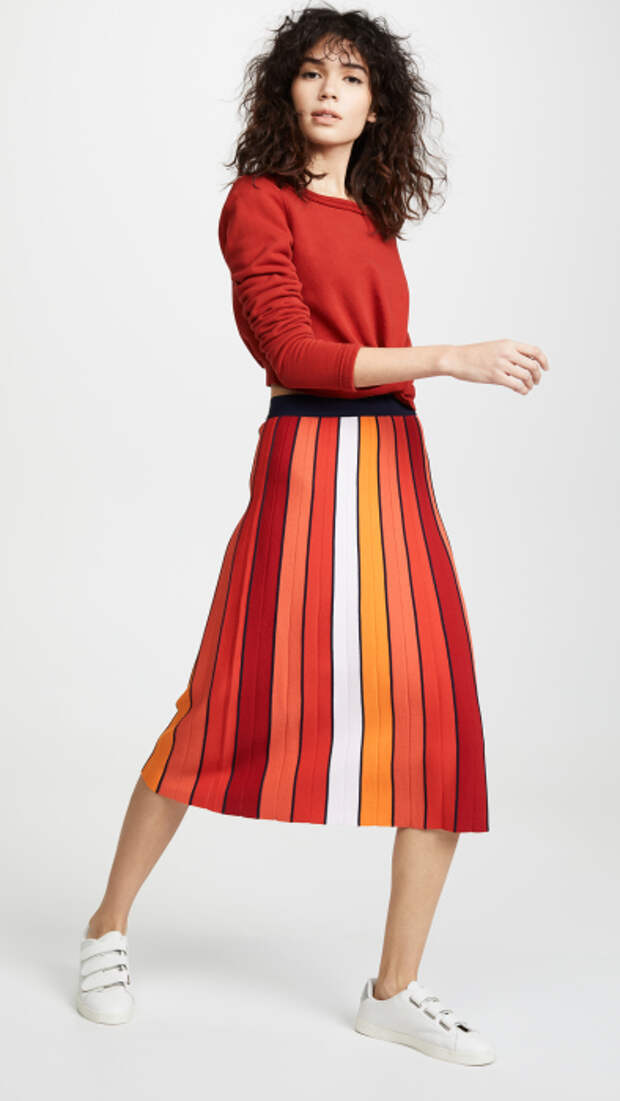 Трикотажная юбка с разноцветными полосами придает образу яркую оригинальность. /Фото: m.media-amazon.com