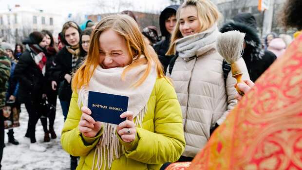 Захарова отметила роль Дипакадемии в международном общении