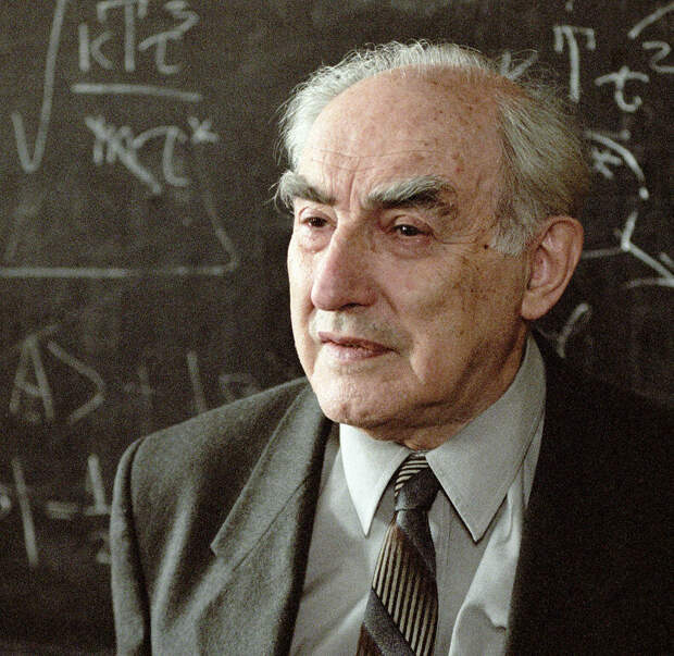 Советский академик Гинзбург и путинский академик Гинцбург. Одна буква и какая разница!