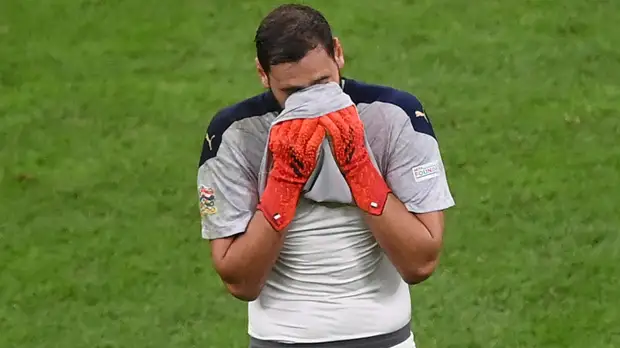 Манчини осудил болельщиков, освиставших Доннарумму в матче против Испании