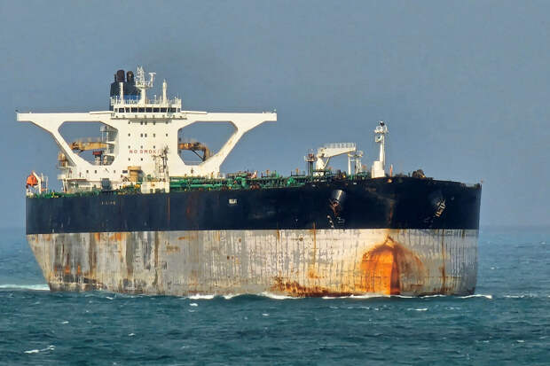 МИД: США обязаны гуманно обращаться с россиянами на борту захваченного танкера