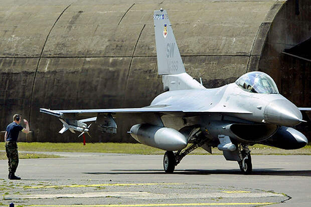 Истребитель F-16 ВВС Турции 