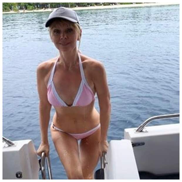 58-летняя жена Малинина продемонстрировала фигуру в бикини