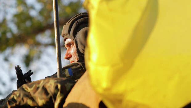 Солдат украинской армии. Архивное фото Солдат украинской армии. Архивное фото