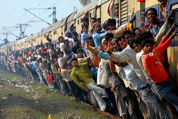 В Индии машинист остановил поезд, чтобы выпить чаю